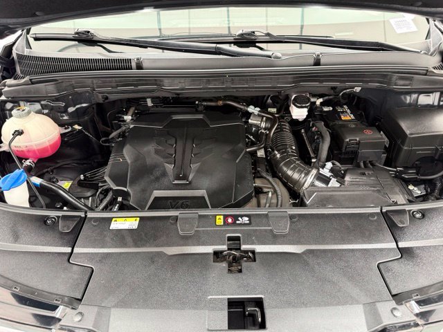 Used 2025 Kia Carnival FWD image 9