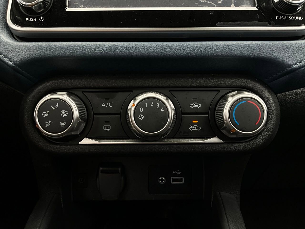 Used 2025 Nissan Versa SV image 25