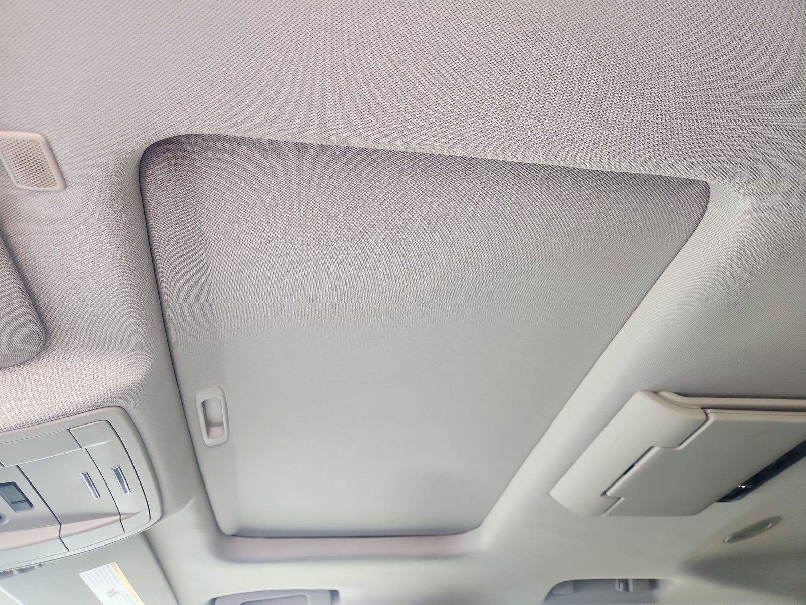 Used 2019 Chevrolet Suburban LT RWD image 19