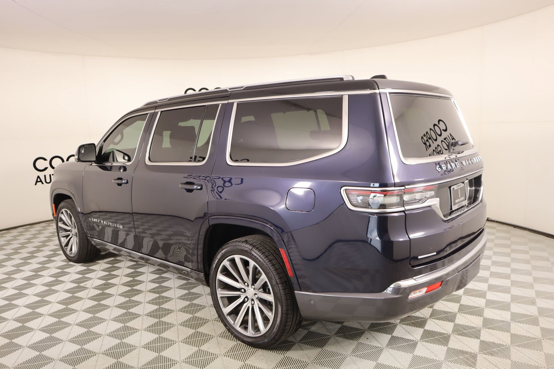 Used 2022 Jeep Grand Wagoneer Series II image 25