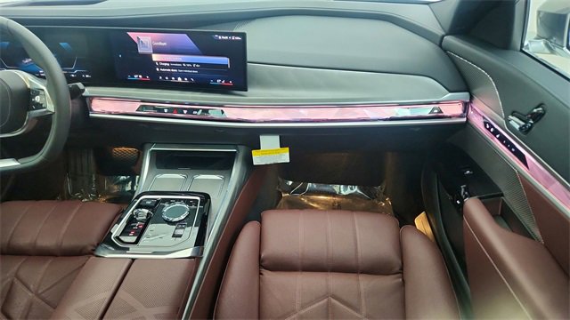 Used 2025 BMW i7 eDrive50 image 40