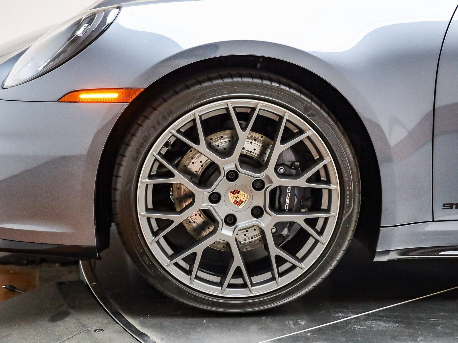 Used 2025 Porsche 911 Carrera image 9