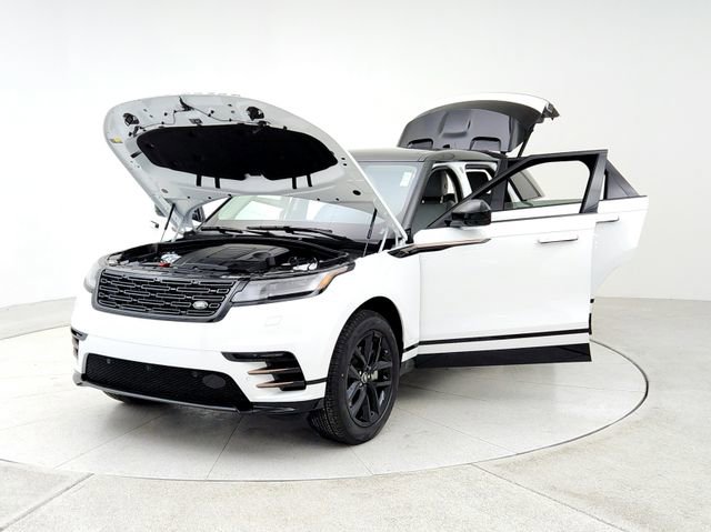 New 2025 Land Rover Range Rover Velar Dynamic SE image 9