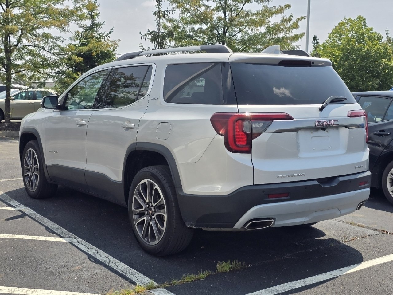 Used 2020 GMC Acadia SLT AWD/4WD image 5