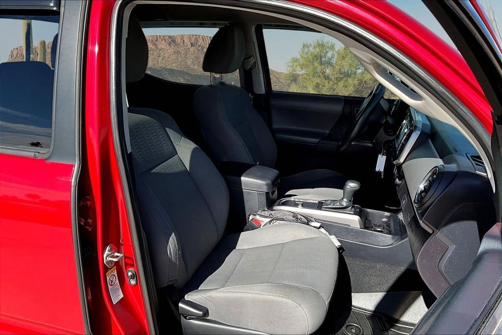 Used 2018 Toyota Tacoma SR5 RWD image 7