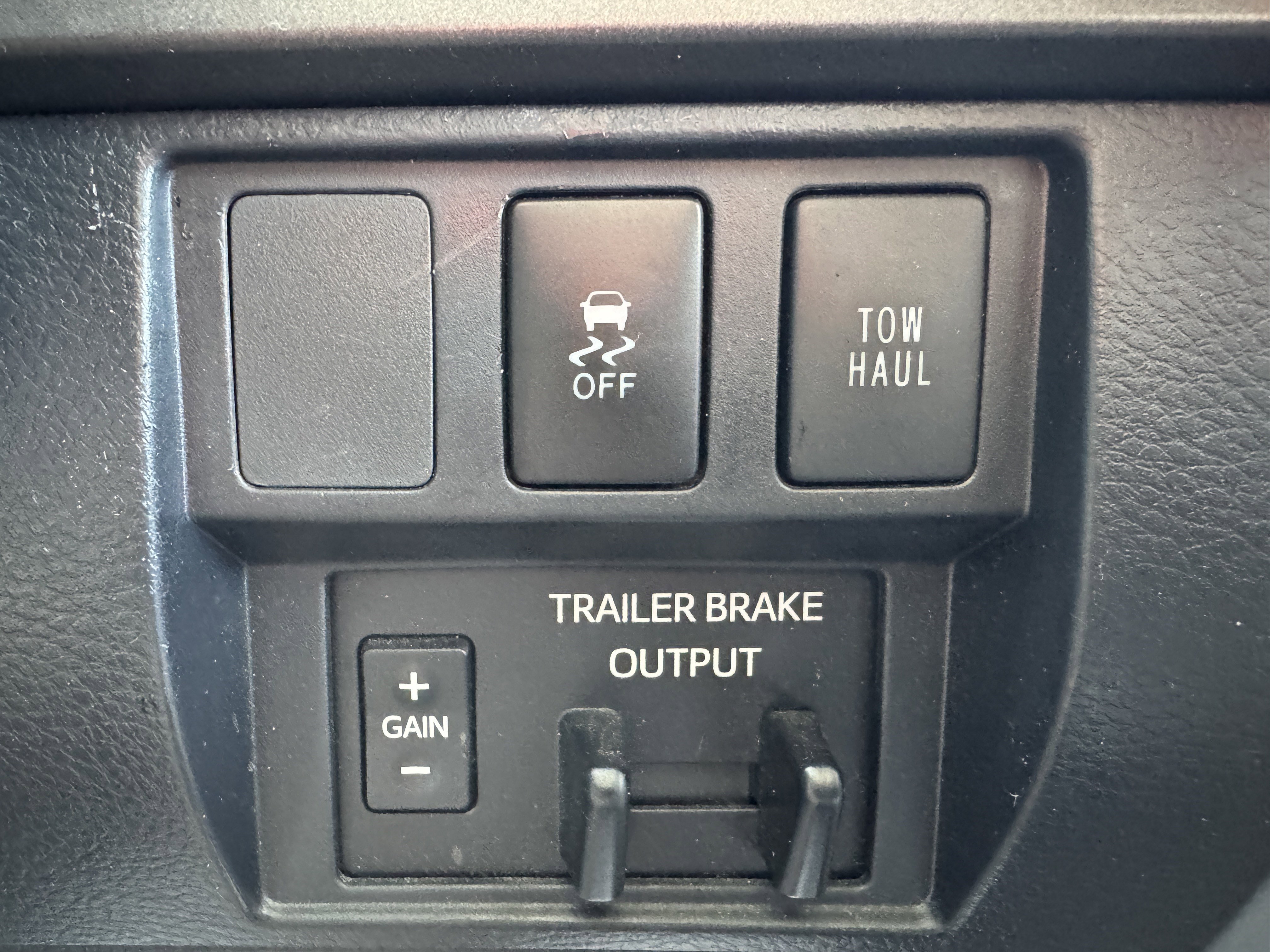 Used 2019 Toyota Tundra SR5 w/ TRD Off Road Package image 29