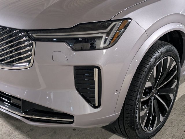 New 2026 Volvo XC90 T8 Ultra w/ Protection Package AWD/4WD image 9