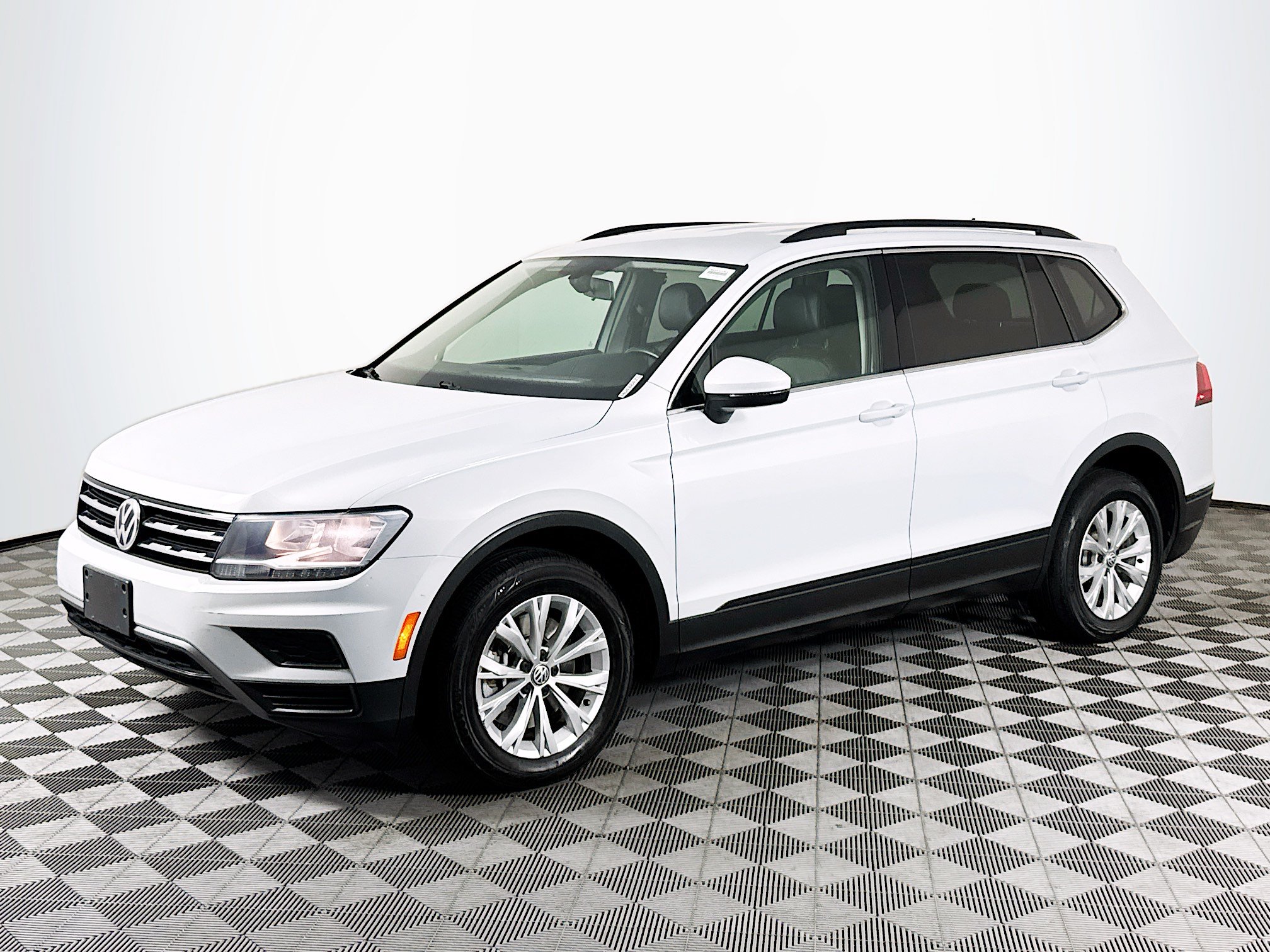 Used 2020 Volkswagen Tiguan SE FWD image 4
