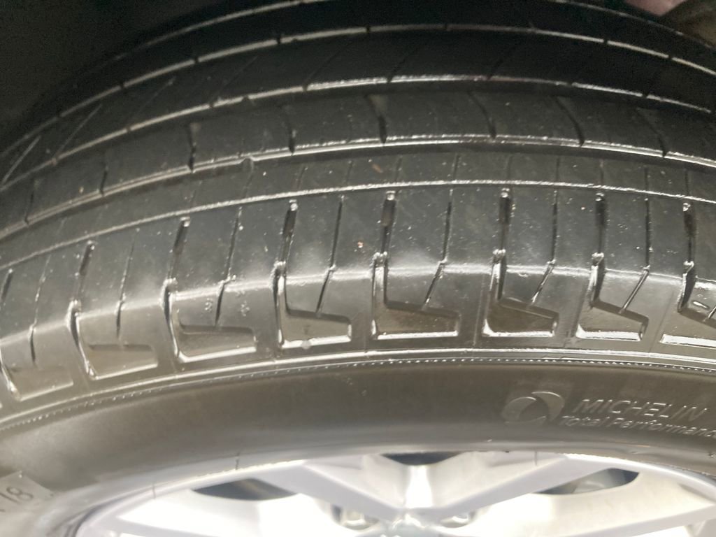 Used 2022 Jeep Grand Cherokee Limited image 32