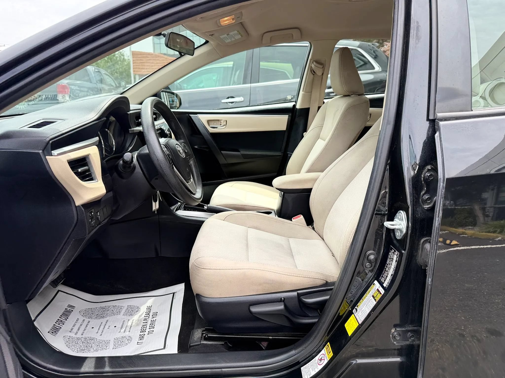 Used 2016 Toyota Corolla LE FWD image 10