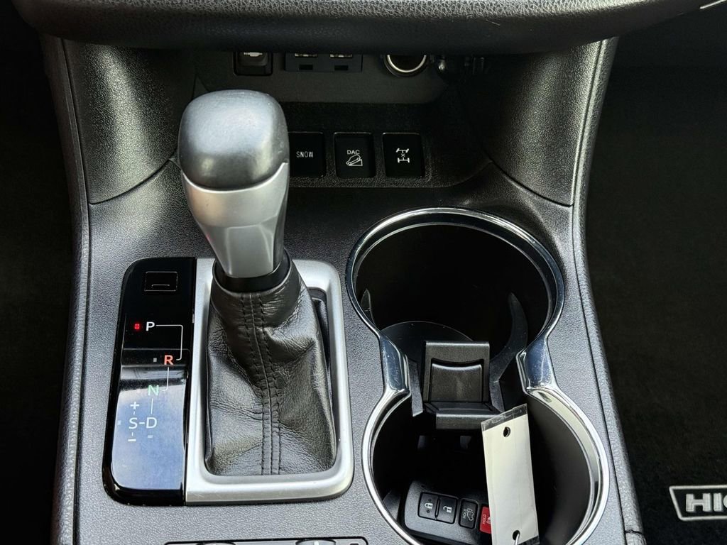Used 2019 Toyota Highlander Limited Platinum image 15