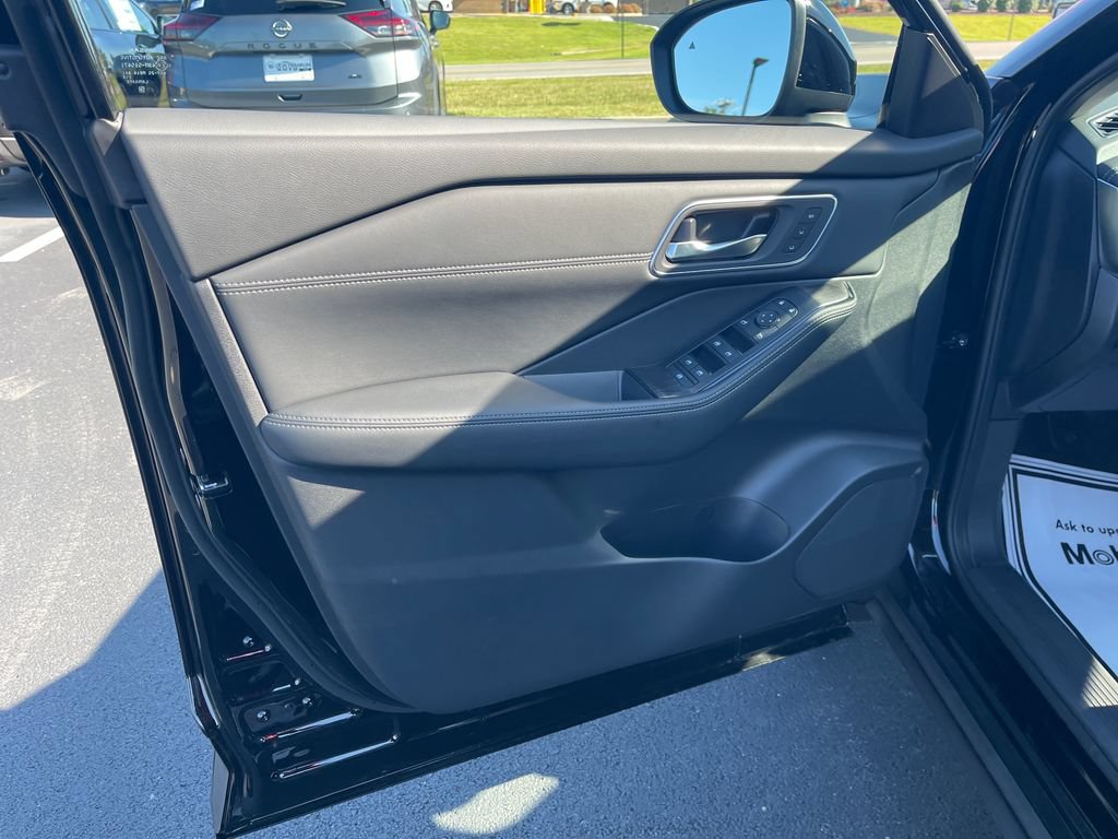 New 2026 Nissan Rogue Platinum AWD/4WD image 12