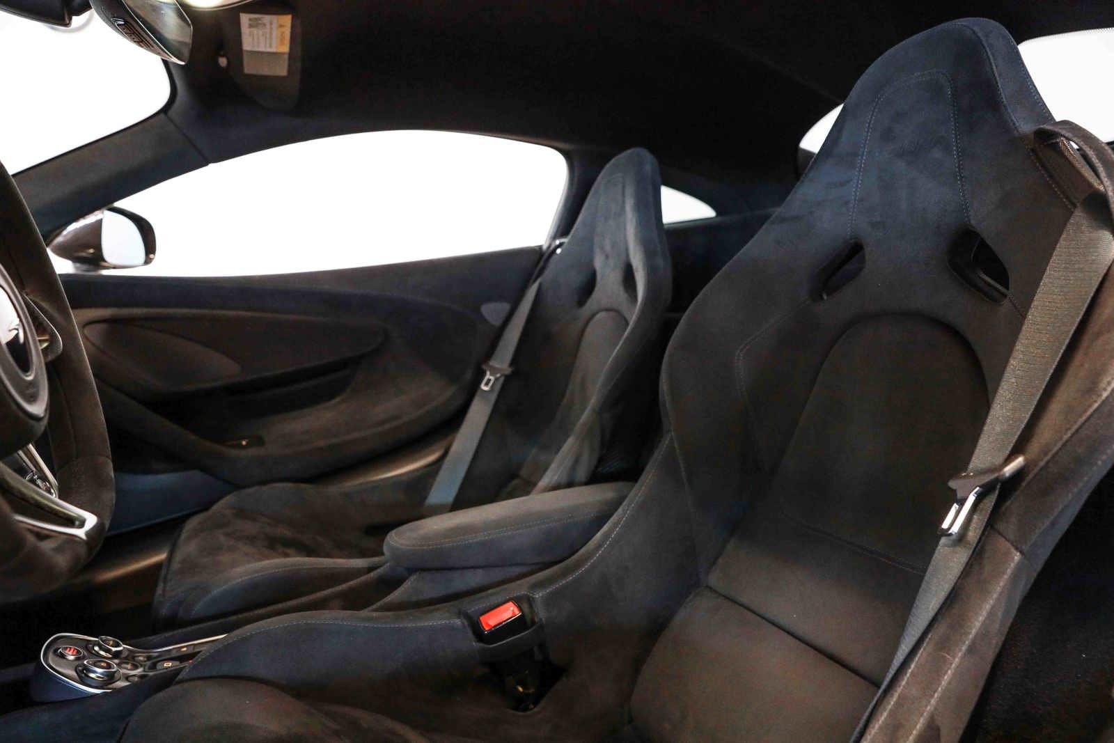 Used 2019 McLaren 600LT RWD image 40