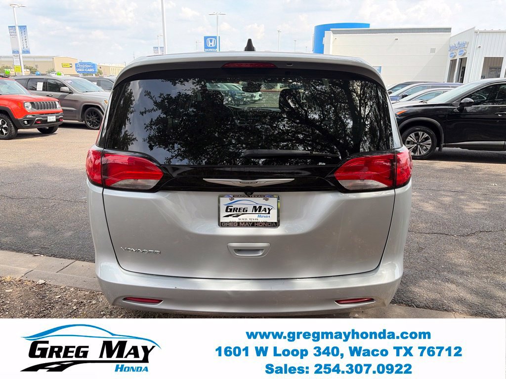 Used 2023 Chrysler Voyager LX FWD image 7