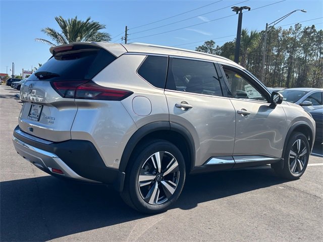 Used 2022 Nissan Rogue Platinum w/ Head-Up Display Package image 16