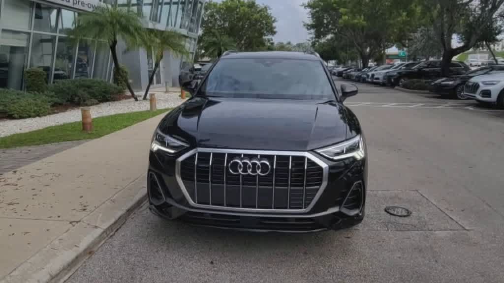 Certified 2024 Audi Q3 2.0T Premium AWD/4WD image 3