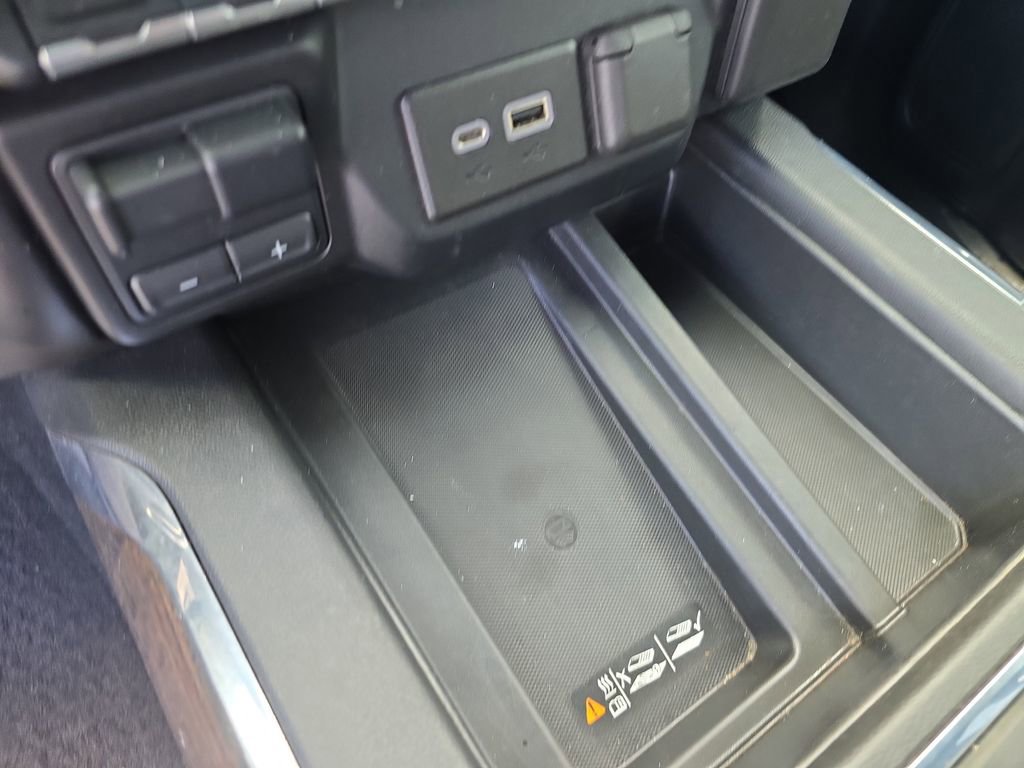 Used 2022 GMC Sierra 3500 Denali w/ Denali Ultimate Package image 28