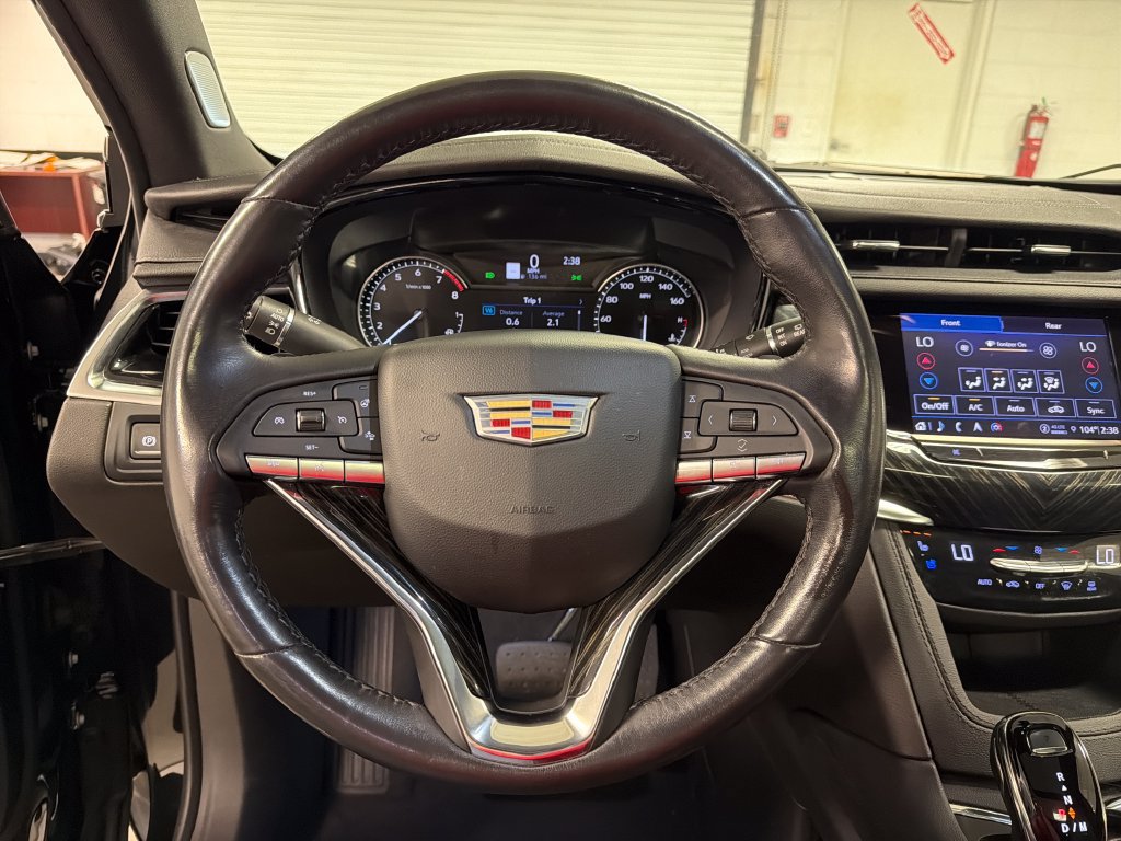 Used 2023 Cadillac XT6 Premium Luxury FWD image 30