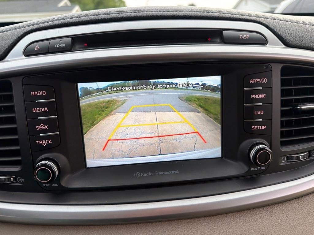 Used 2017 Kia Sorento LX w/ LX Convenience Package image 21