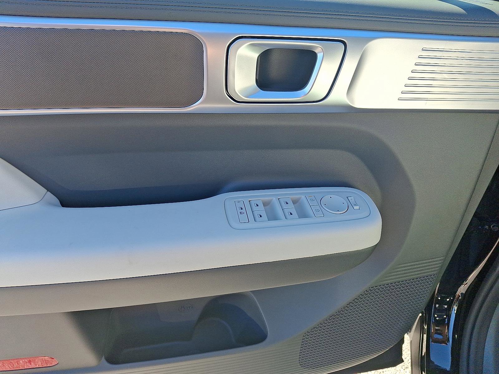 New 2026 Hyundai Santa Fe SE image 8