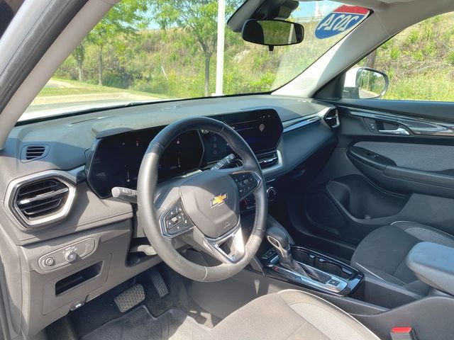 Used 2024 Chevrolet TrailBlazer LT w/ LT Cold Weather Package FWD image 10