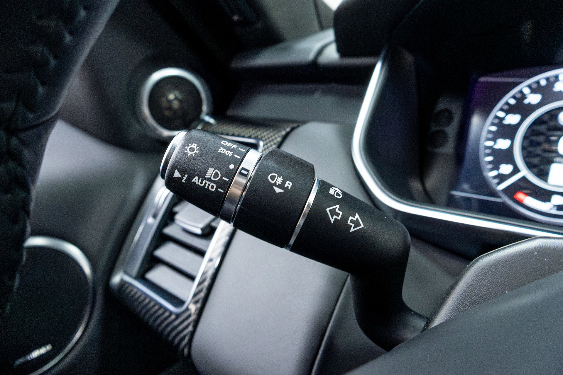 Used 2022 Land Rover Range Rover Sport SVR image 69