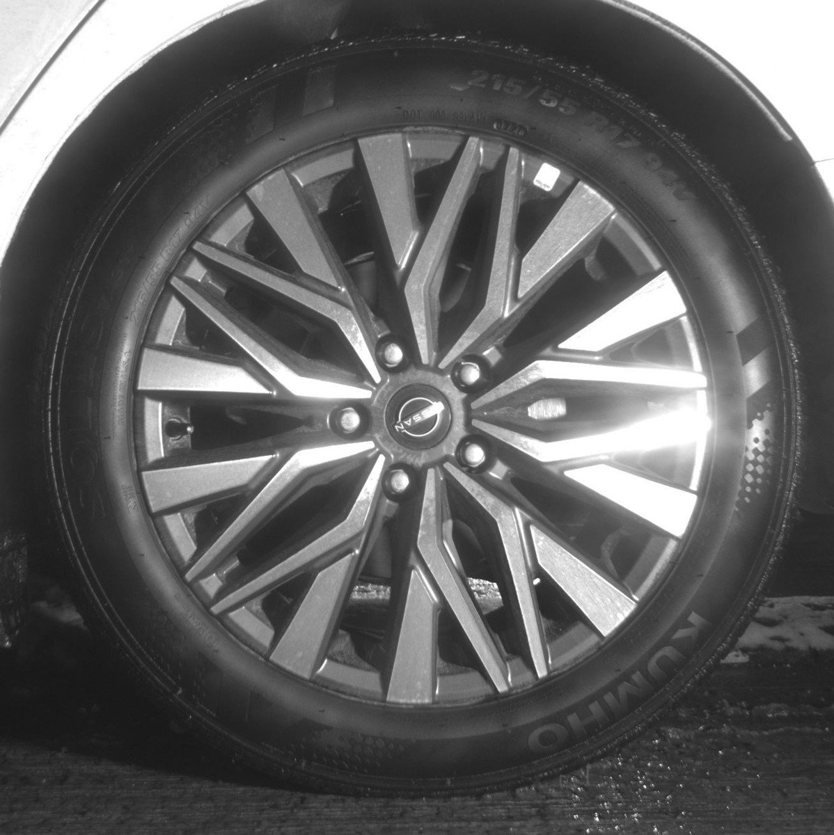 Used 2025 Nissan Altima 2.5 SV FWD image 14