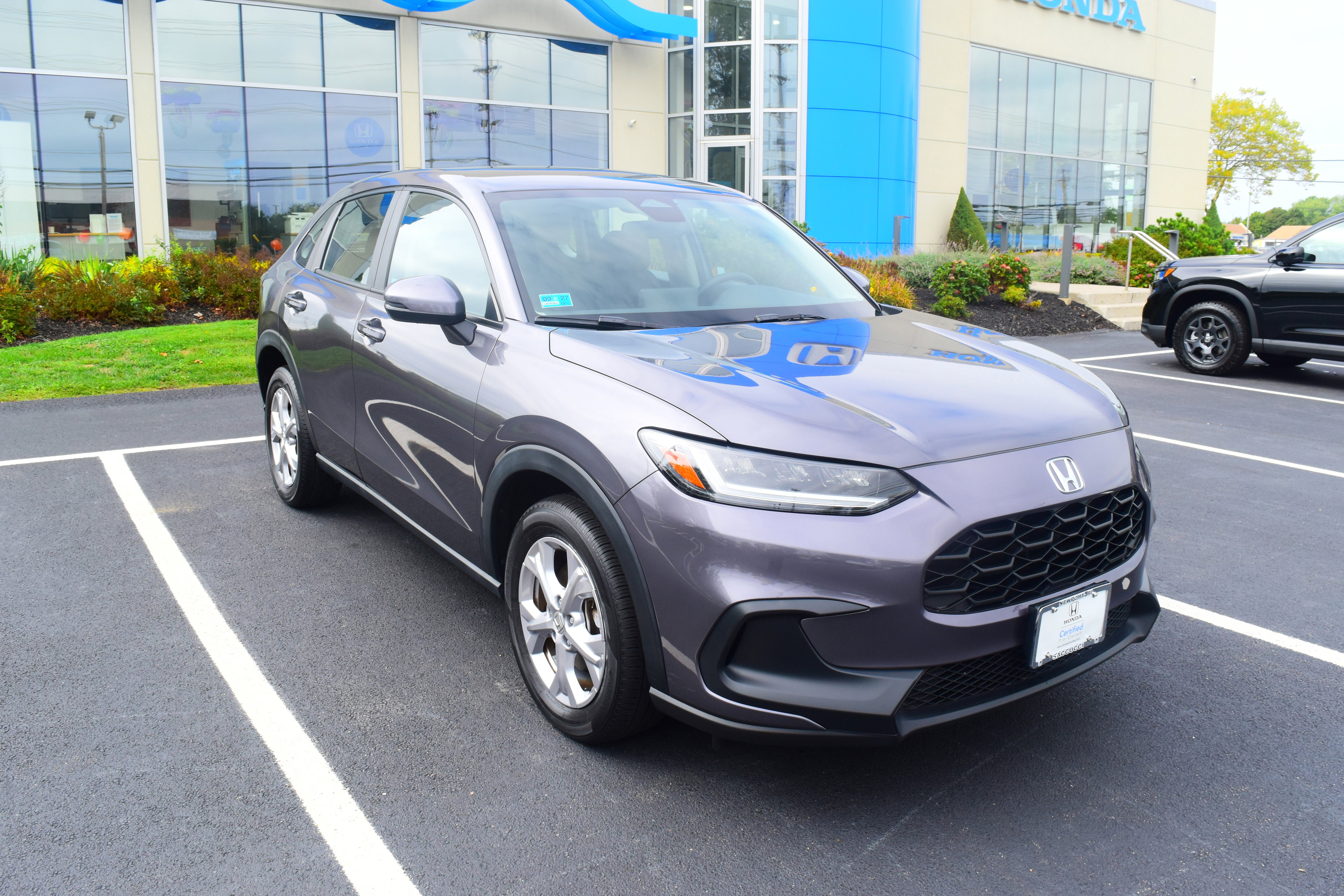 Certified 2023 Honda HR-V LX image 2