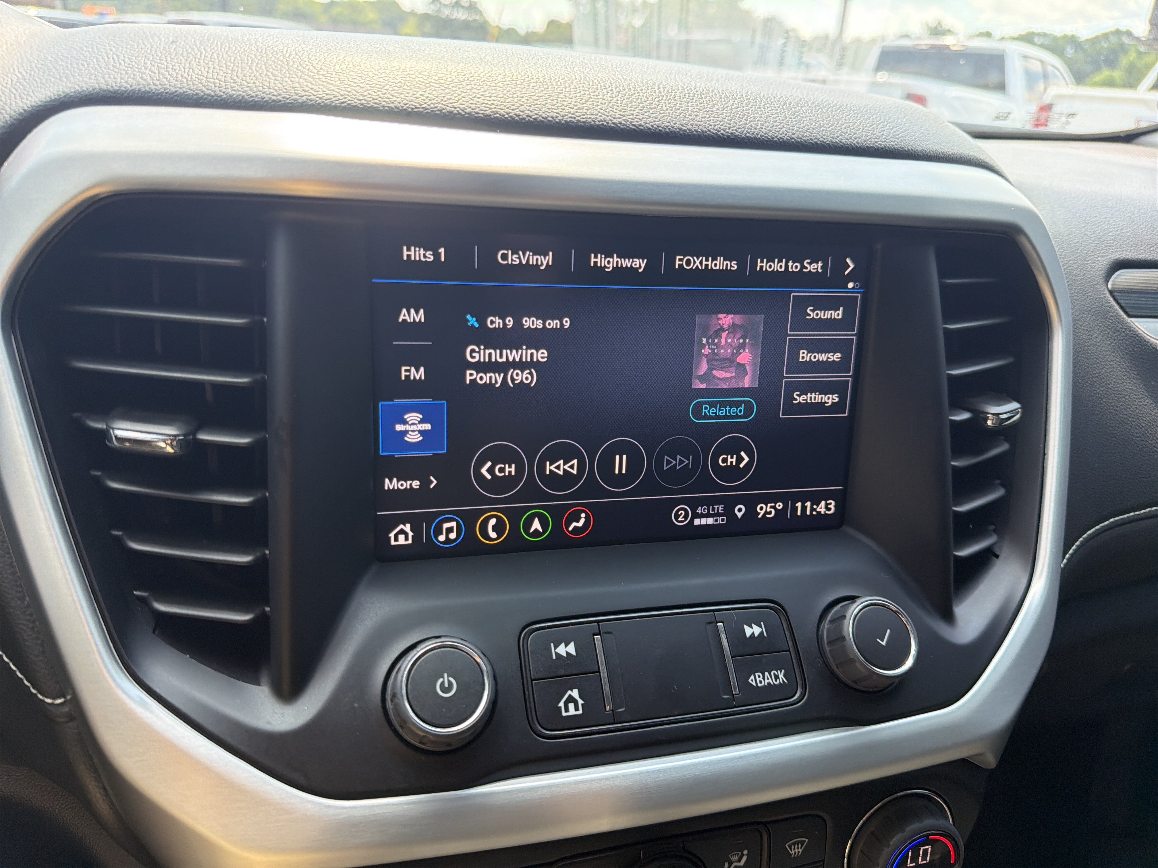 Certified 2023 GMC Acadia SLT w/ Elevation Edition FWD image 23