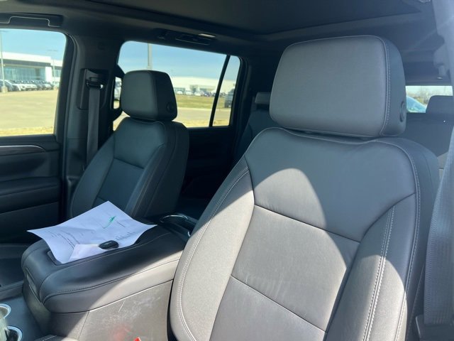 Used 2024 Chevrolet Suburban Z71 w/ Luxury Package image 10