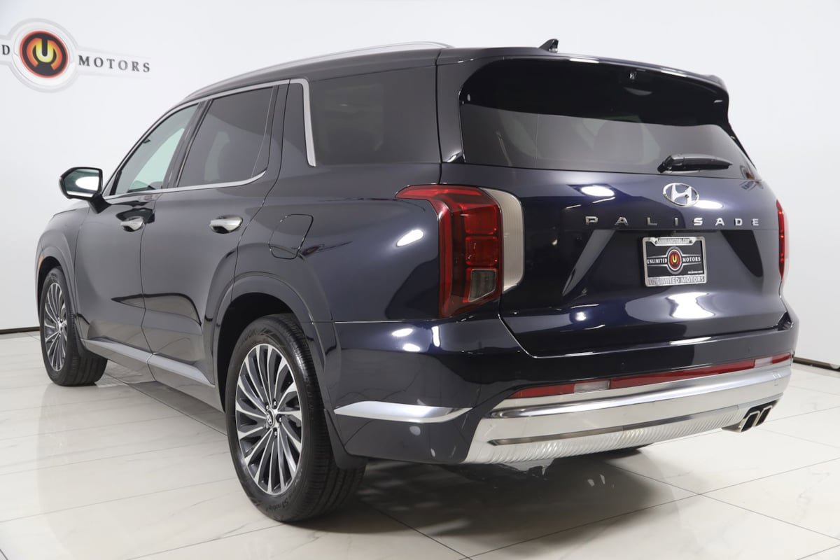 Used 2024 Hyundai Palisade Calligraphy FWD image 4
