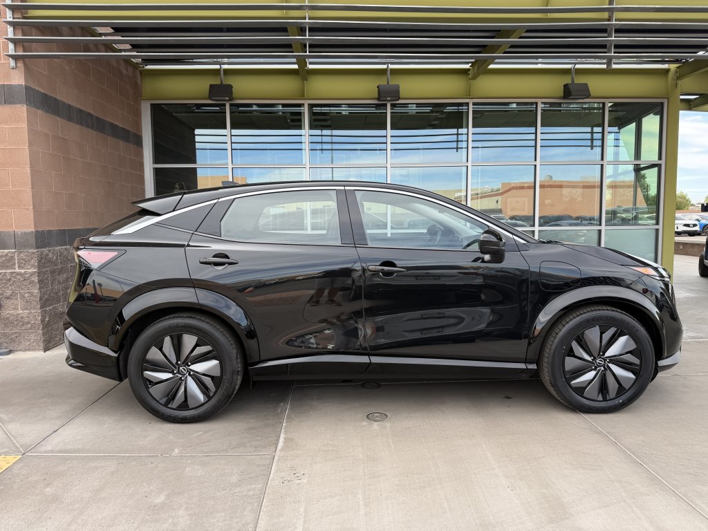 Used 2024 Nissan Ariya FWD image 9