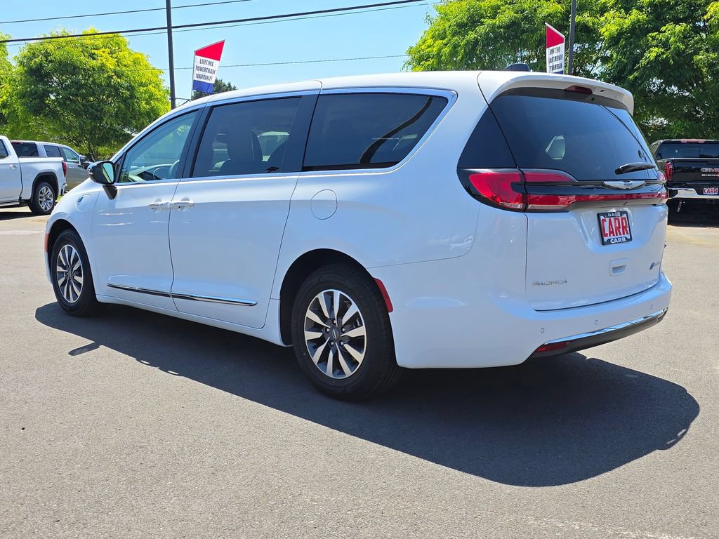 Used 2023 Chrysler Pacifica Limited FWD image 44