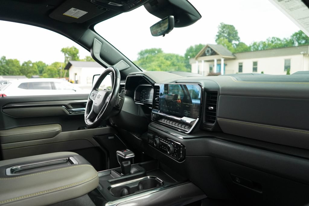 Used 2022 Chevrolet Silverado 1500 ZR2 w/ Technology Package AWD/4WD image 14