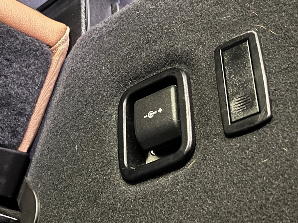 Used 2023 BMW X3 xDrive30i w/ Convenience Package image 43