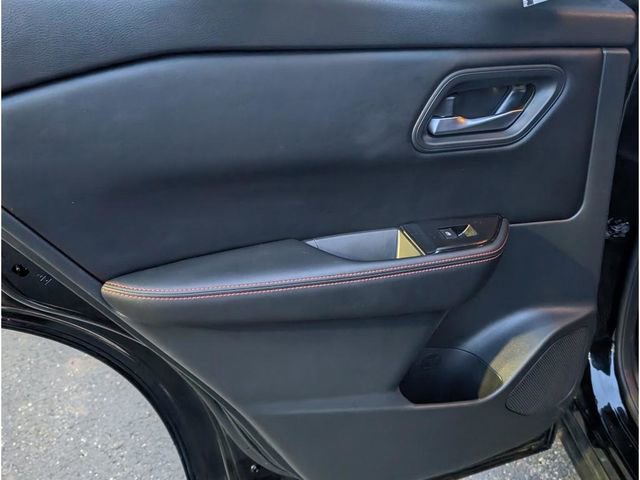 Certified 2025 Nissan Rogue SV image 10