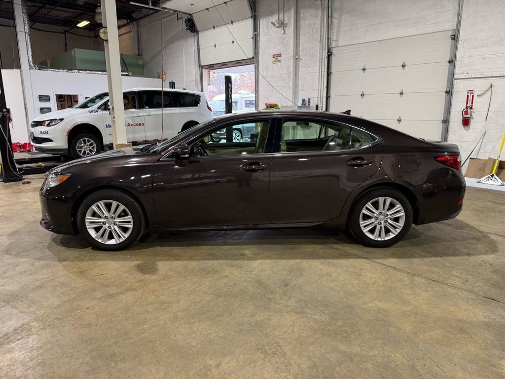 Used 2013 Lexus ES 350 w/ Premium Pkg image 3