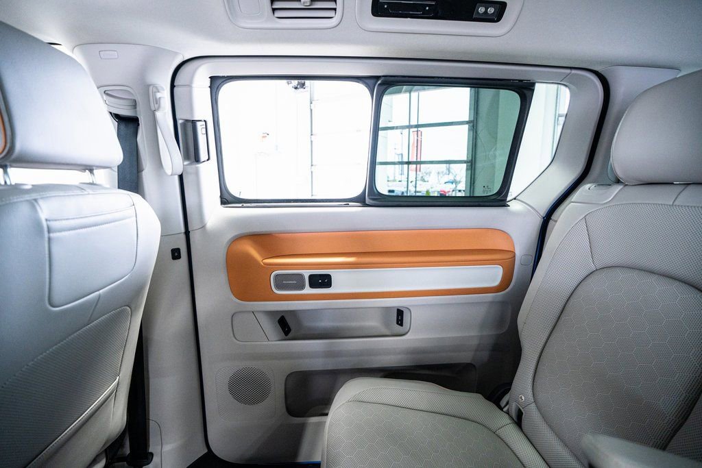 Used 2025 Volkswagen ID. Buzz 1st Edition image 51