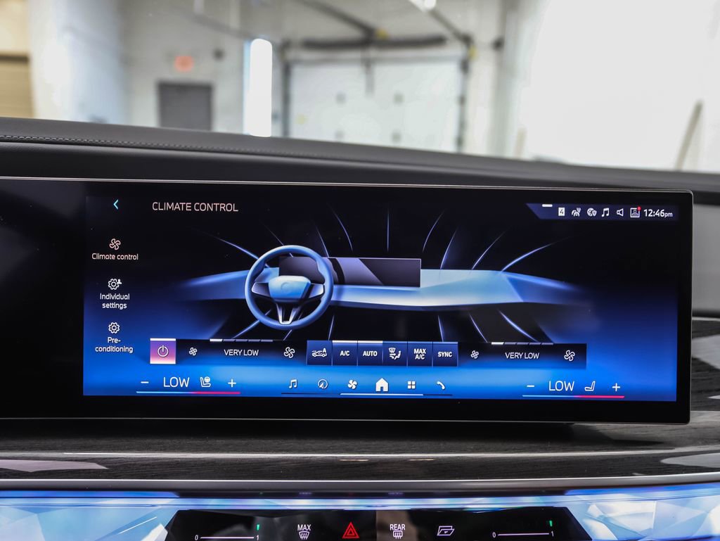 New 2026 BMW 740i xDrive image 18