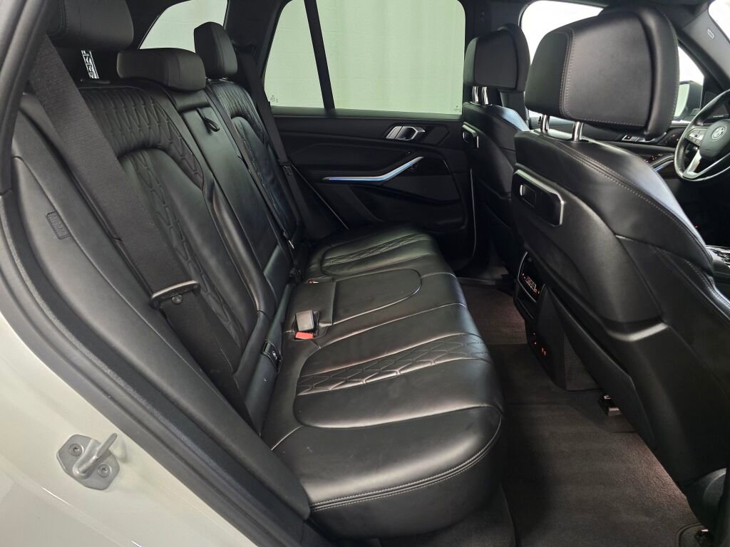 Used 2025 BMW X5 xDrive50e image 24