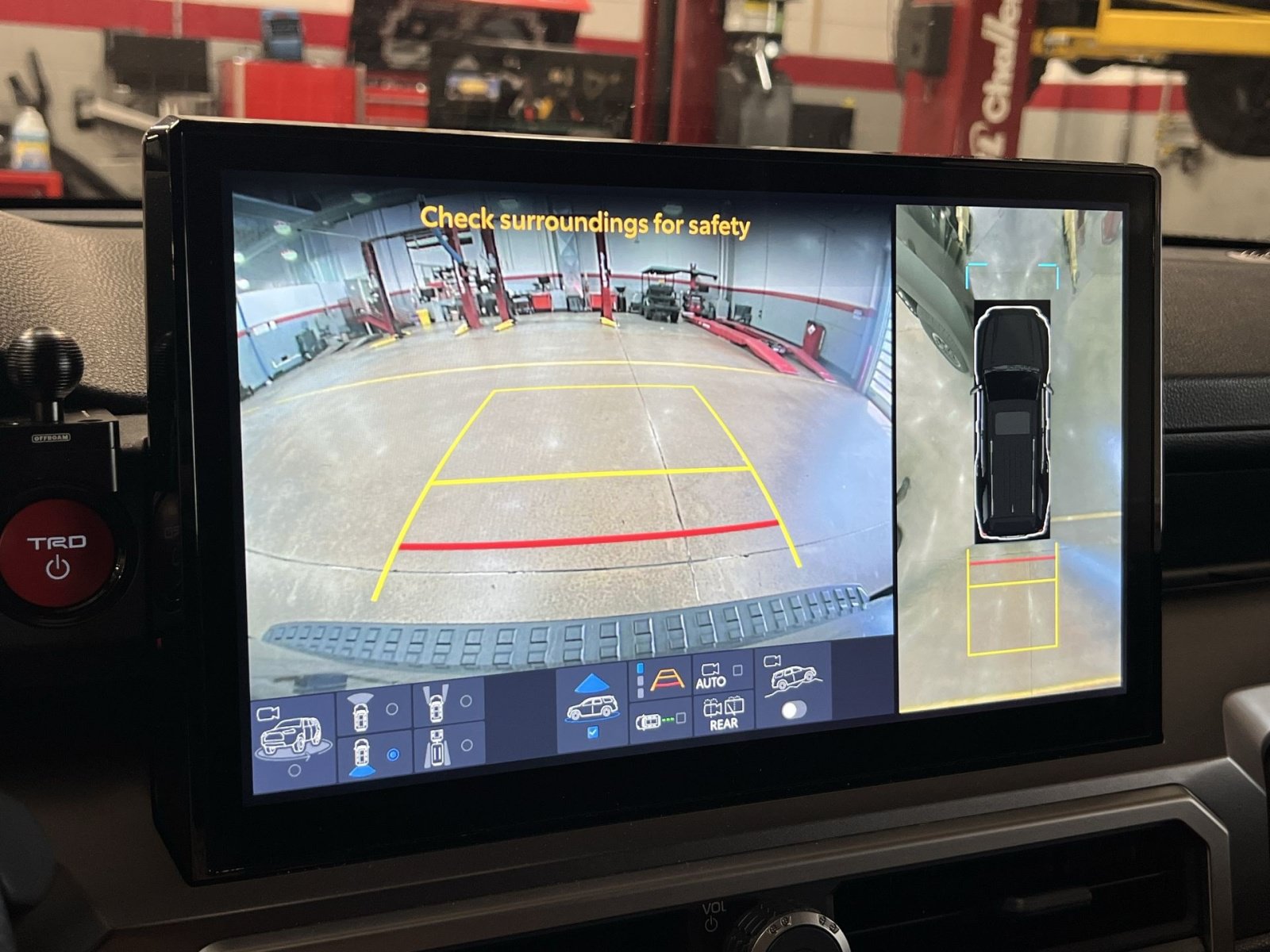 Used 2025 Toyota 4Runner TRD Off-Road Premium w/ Tow Technology Package AWD/4WD image 19