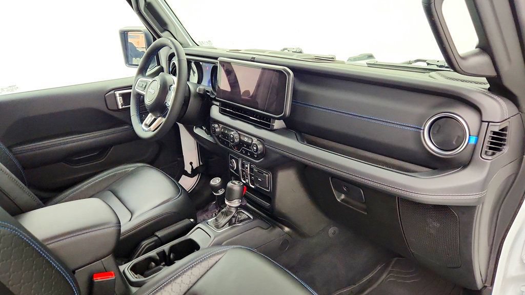 Used 2024 Jeep Wrangler High Altitude AWD/4WD image 27