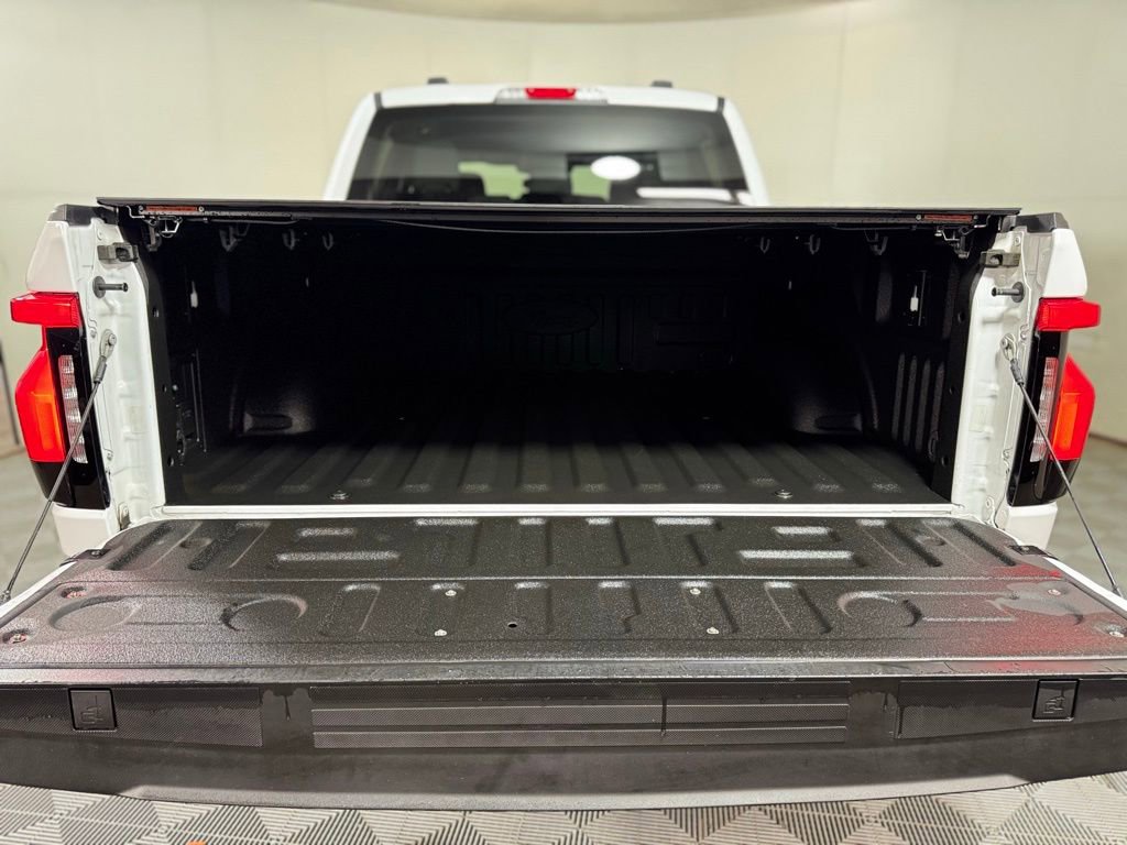 Used 2022 Ford F150 Lightning Pro image 8