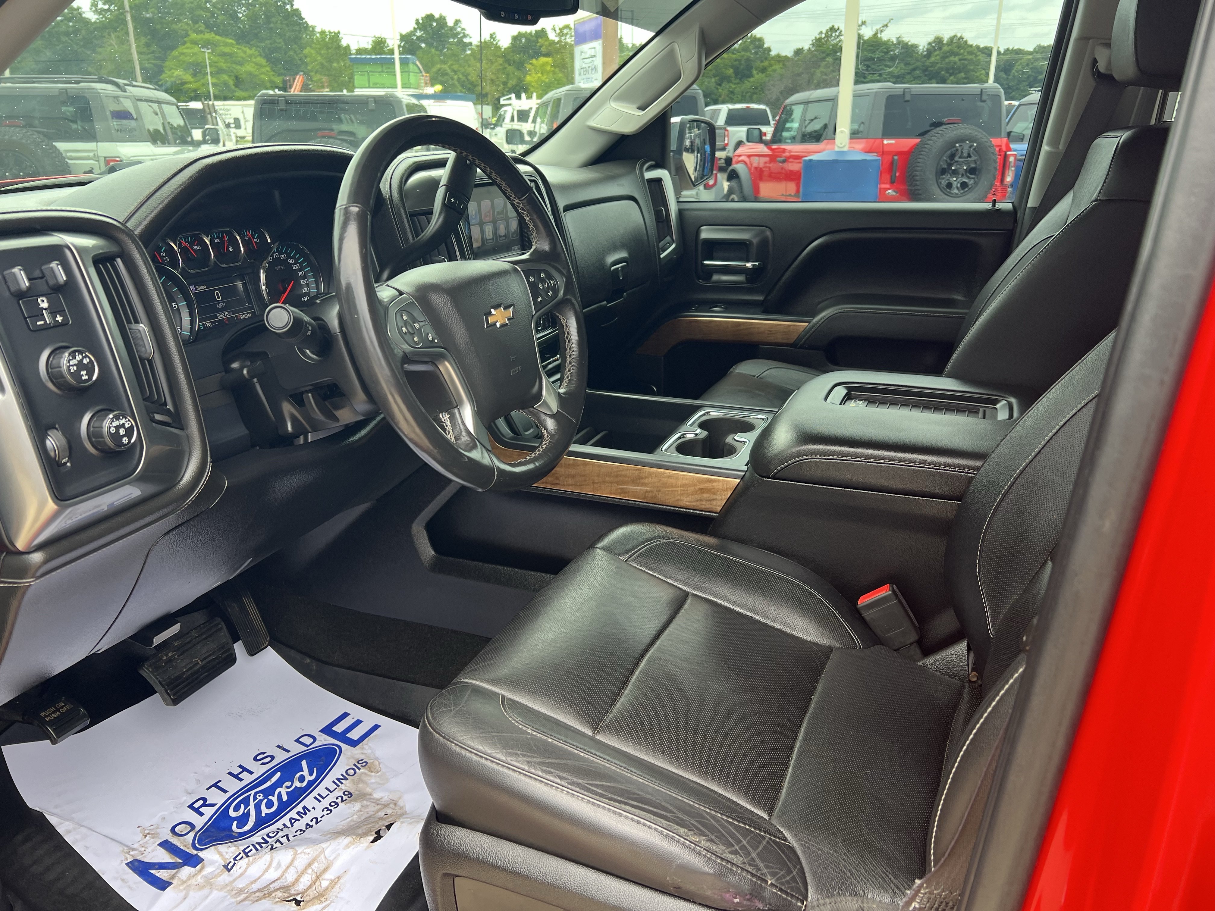 Used 2016 Chevrolet Silverado 1500 LTZ w/ LTZ Plus Package AWD/4WD image 32