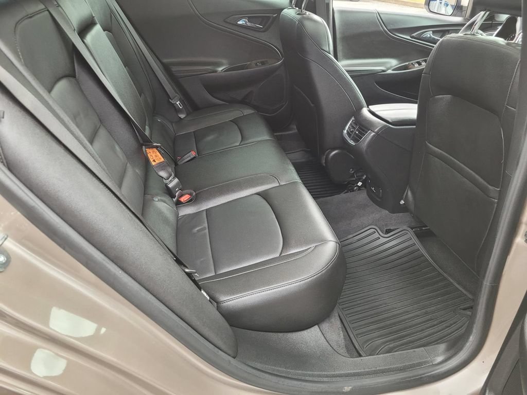 Used 2023 Chevrolet Malibu LT FWD image 11