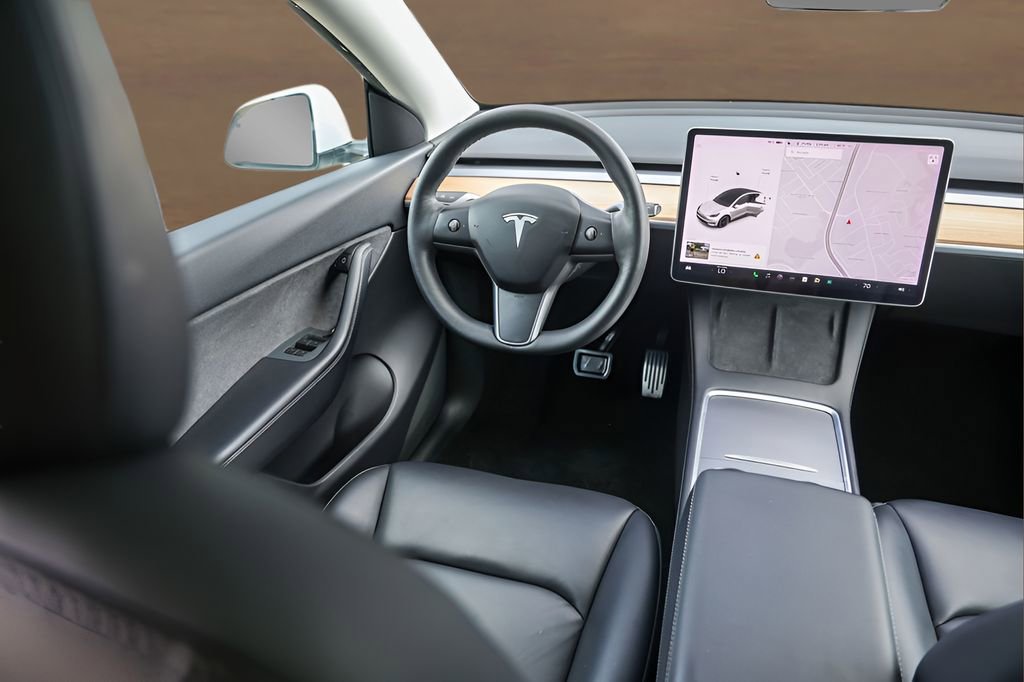 Used 2021 Tesla Model Y Long Range AWD/4WD image 22