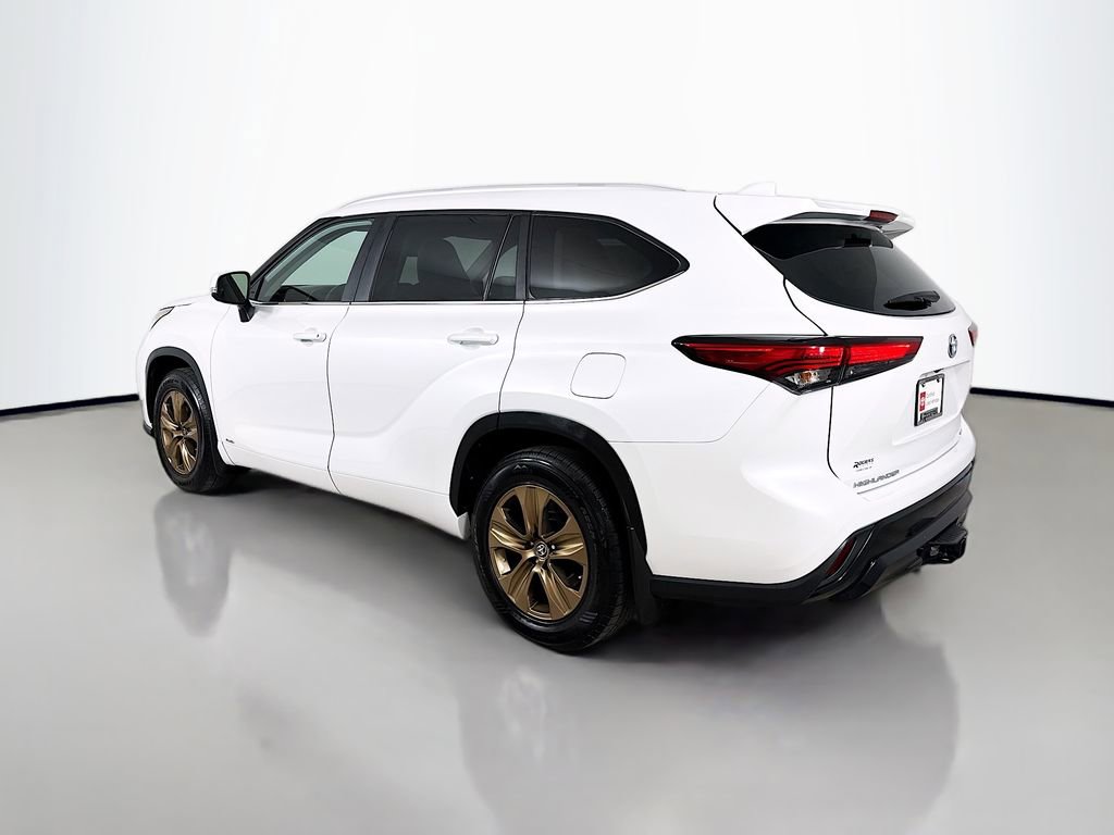 Used 2023 Toyota Highlander Bronze Edition AWD/4WD image 6