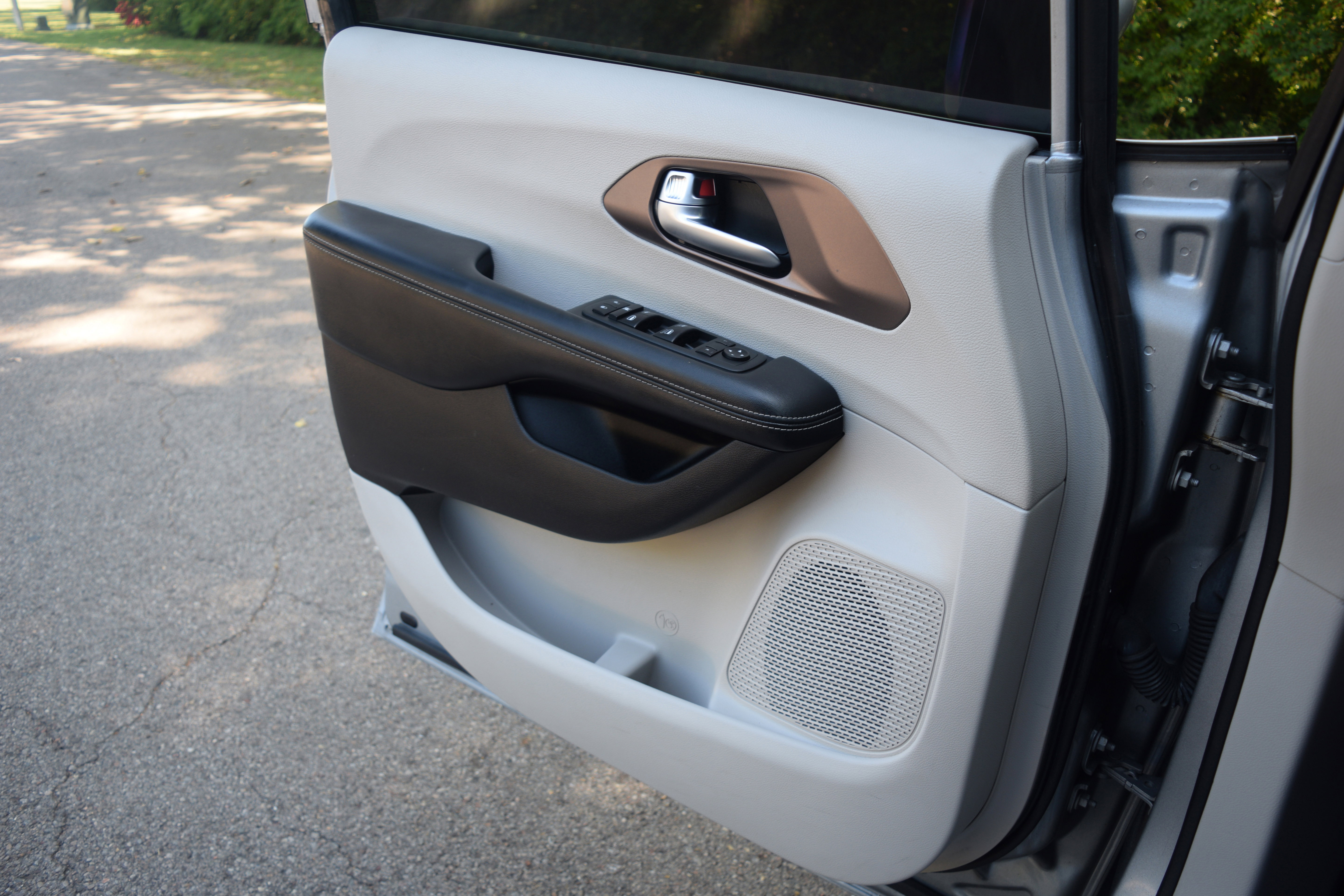 Used 2021 Chrysler Voyager Lxi image 19