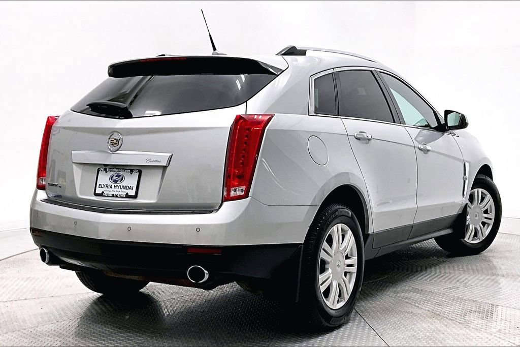 Used 2011 Cadillac SRX Luxury image 2
