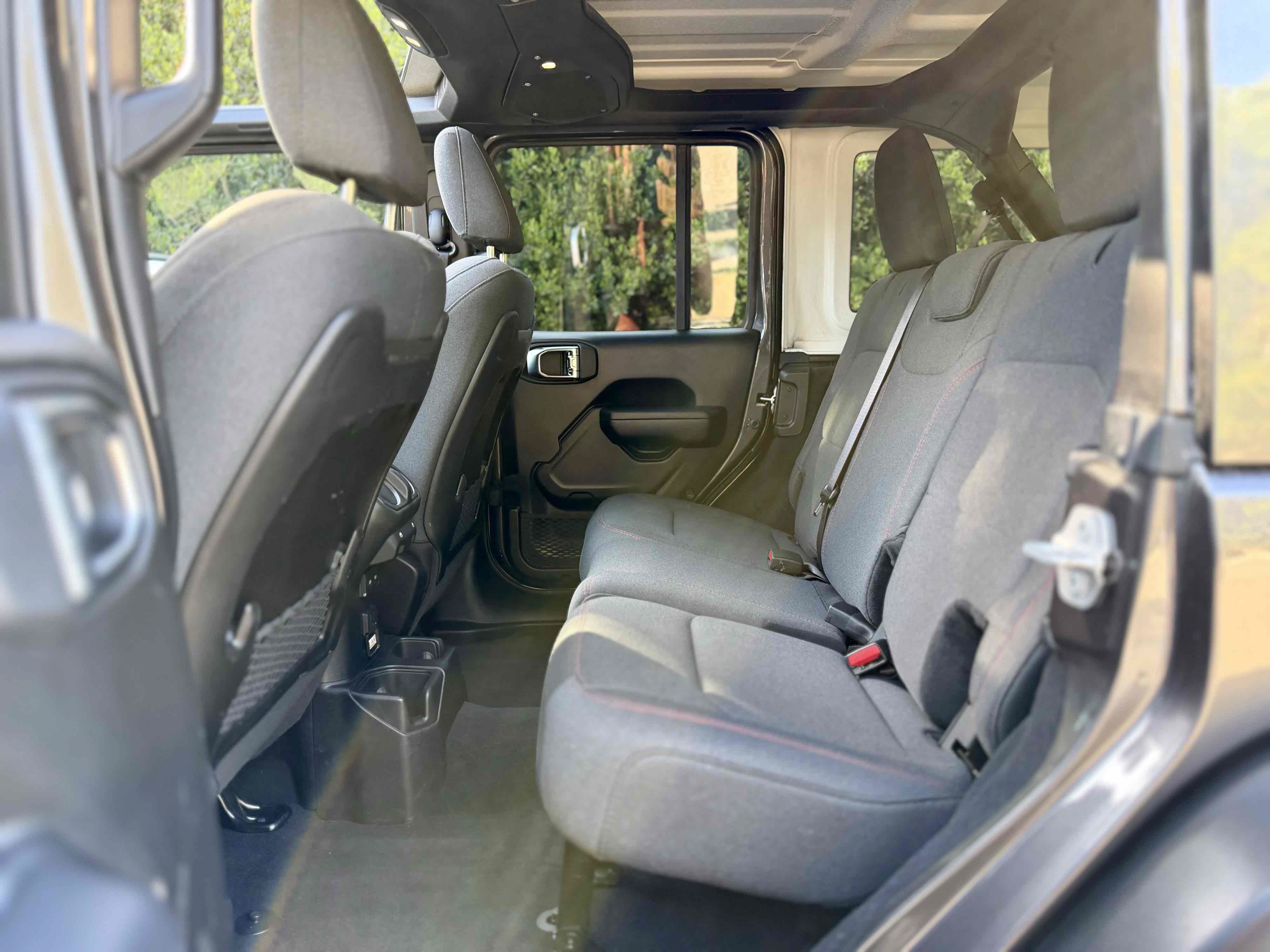 Used 2025 Jeep Wrangler Unlimited Rubicon AWD/4WD image 26